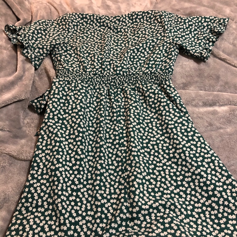Dress - Picture 4 of 4
